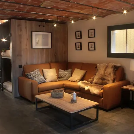 Amaroq Explorers Basecamp *